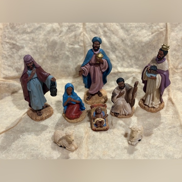 Vintage African American Nativity Resin Figurine Set 8 pcs. Preowned, EUC - Picture 6 of 6